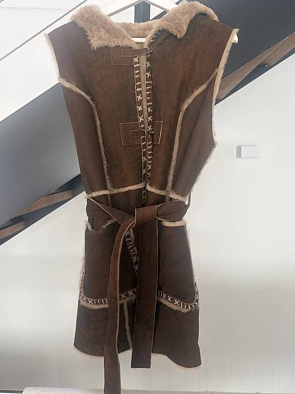 Cappotti: UGG Australia Lammfellmantel 38 – Usato da Spiez venduto da RIGELER01 2