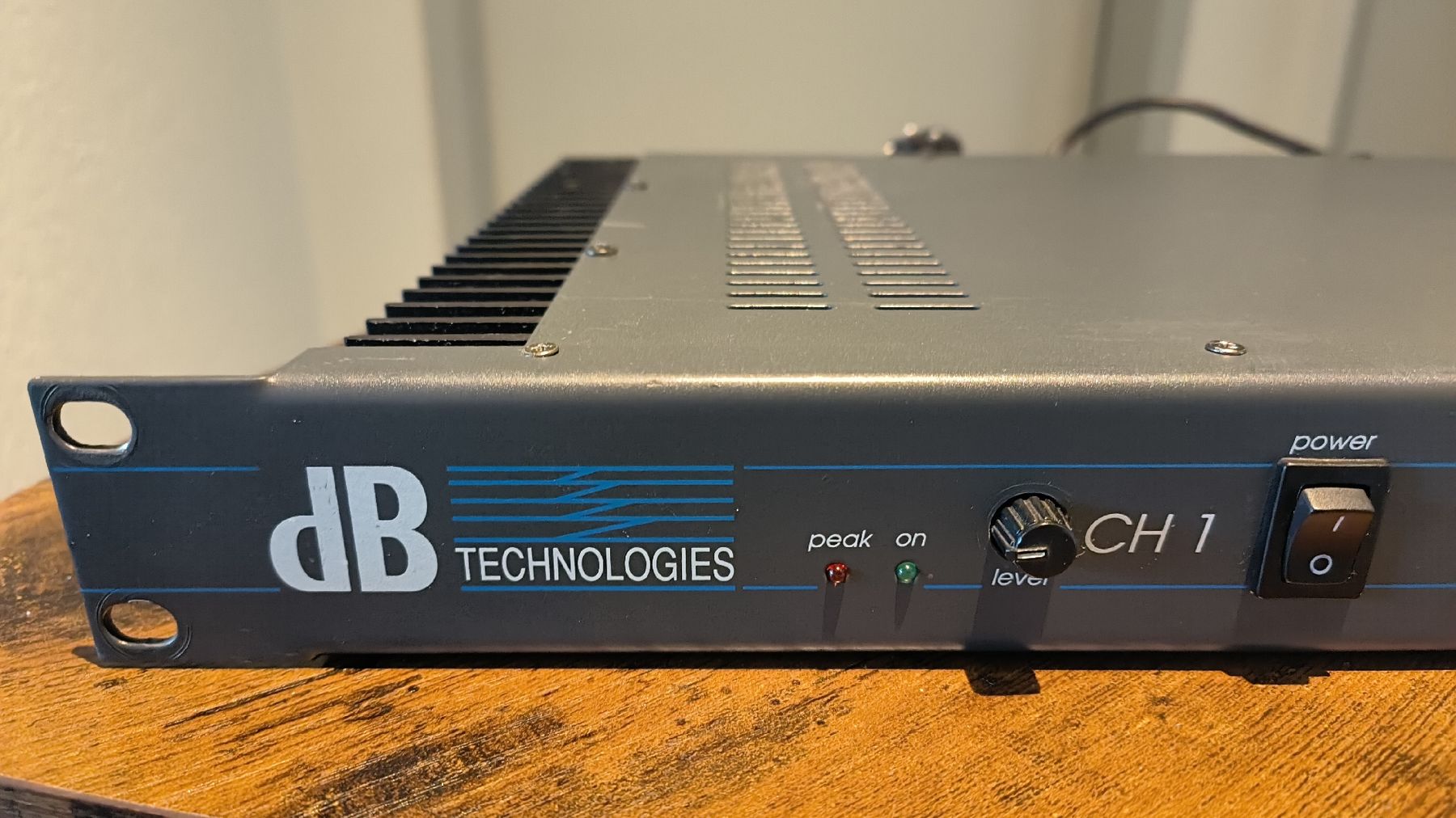 Verstärker: dB Technologies PL 200 Endstufe Verstärker 2-Kanal  – Gebraucht aus Bennwil von Rock-Racer 1