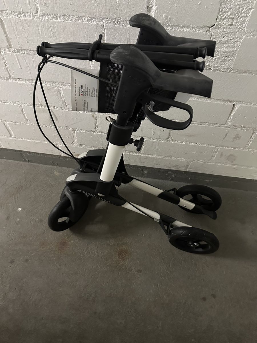 Aides à la marche: Rollator  – Neuf avec emballage d'origine à Bützberg par Chisco