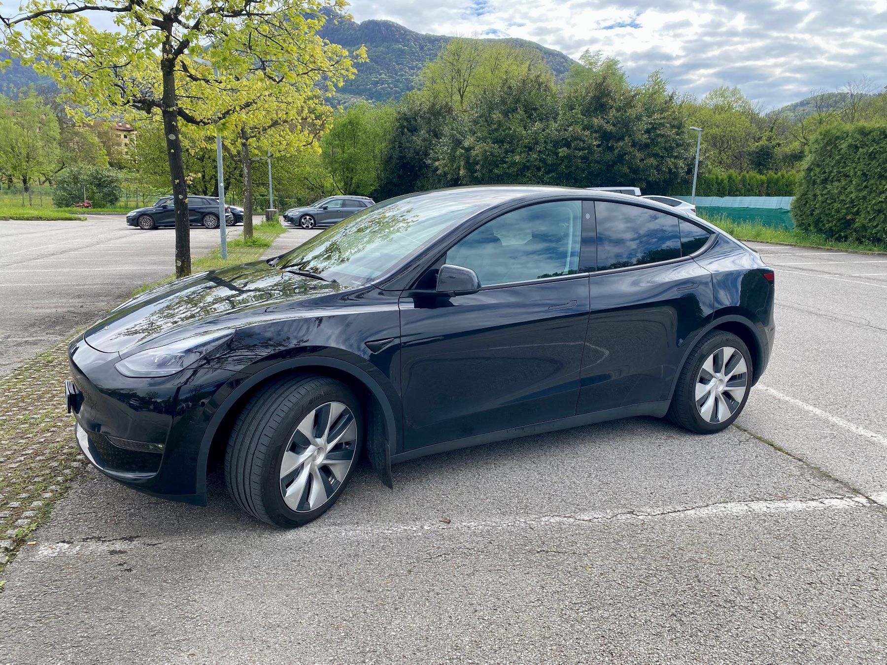 Tesla Automobili: Tesla Model Y Long Range super accessoriata! – Usato da Locarno venduto da Pierfi87
