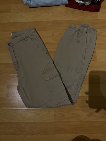 Pantalon cargo beige taille 36 bon état