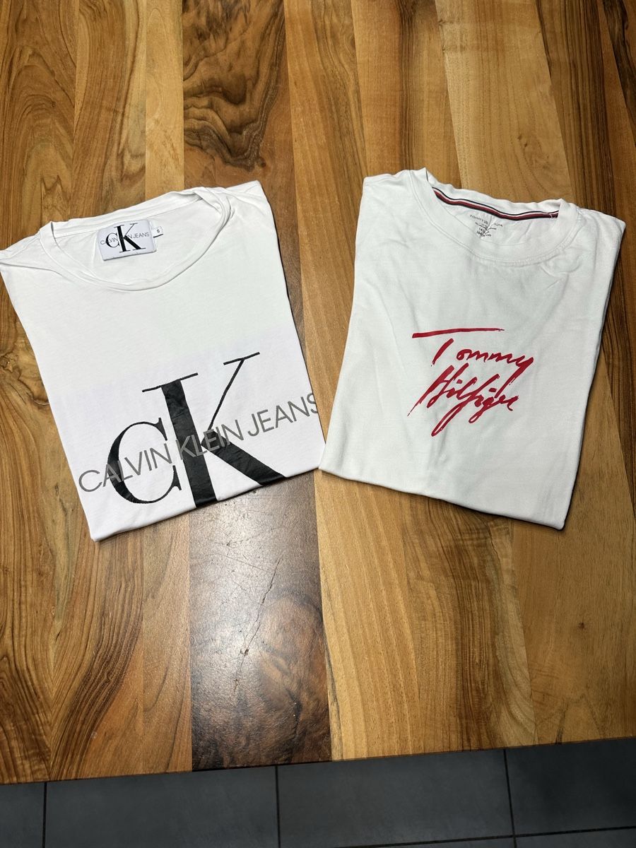 T-shirt: T-Shirts Calvin Klein-Tommy Hilfiger  – Usato da Glattbrugg venduto da Samuelcolella