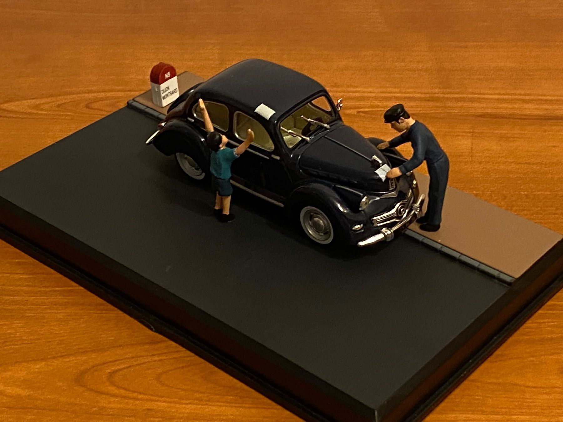 Modellini d'auto: Altaya Panhard Dyna X  diorama  1/43 – Nuovo e nell'imballaggio originale da Bonfol venduto da zagato43e