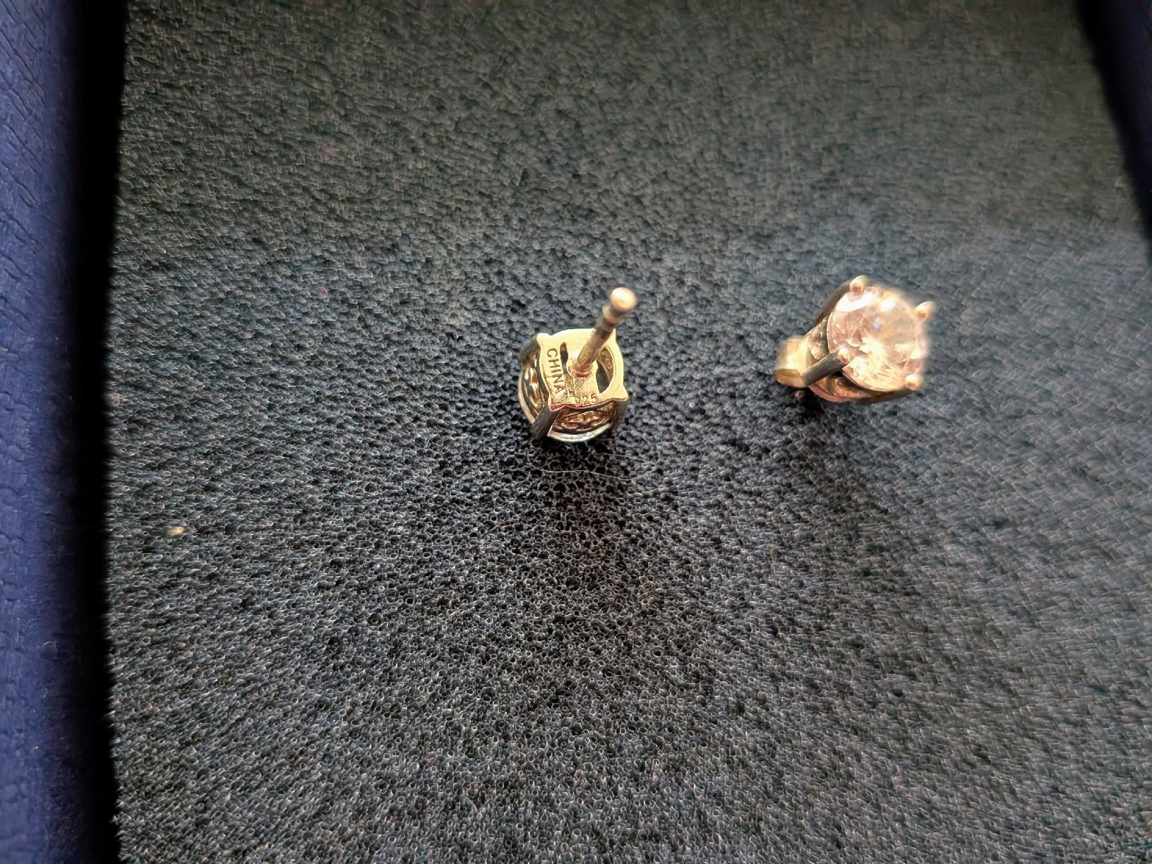 Ohrringe & -stecker: Silver Earrings Studs Cubic Zirconia – Gebraucht aus Lachen SZ von joa_rf9n 2