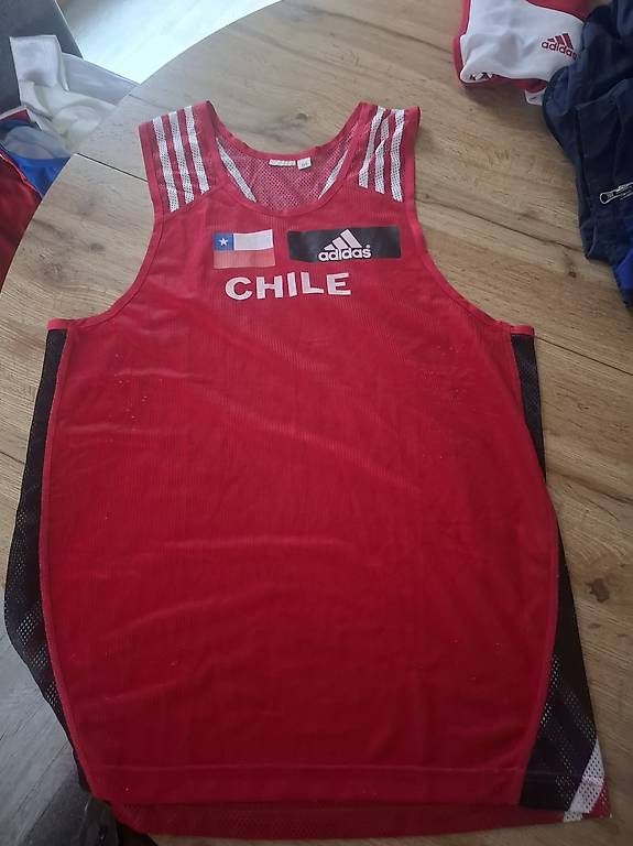 Leibchen & Hosen: Pull athlétisme team CHILI  – Neu und originalverpackt aus Monthey von australie 1