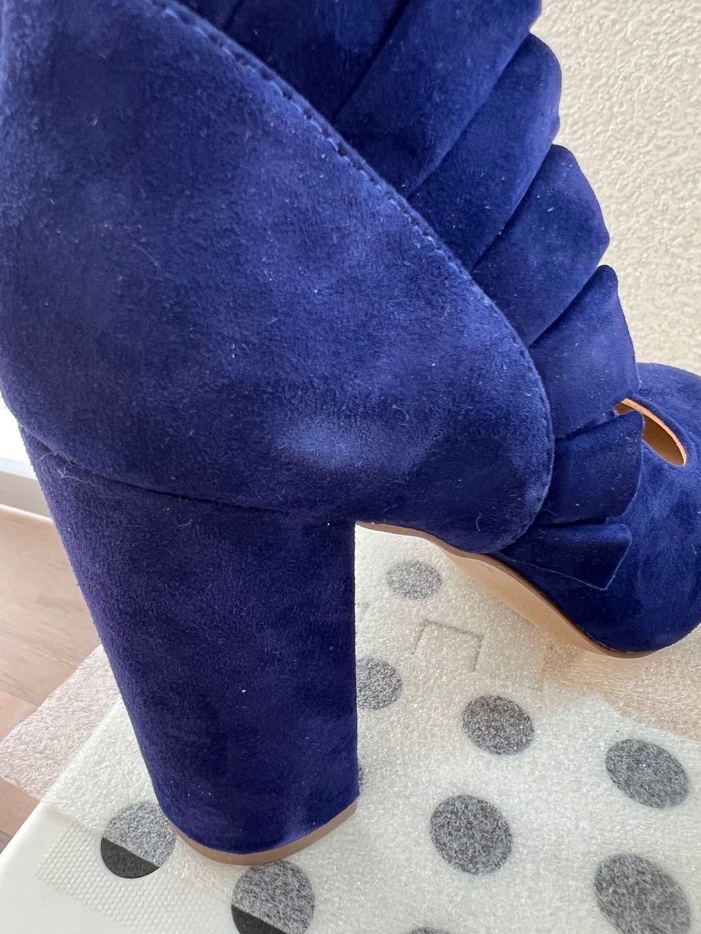 Scarpe da donna: Blaue Pumps mit Keilabsatz - ungetragen – Nuovo (secondo la descrizione) da Jona venduto da n.ferrari 4