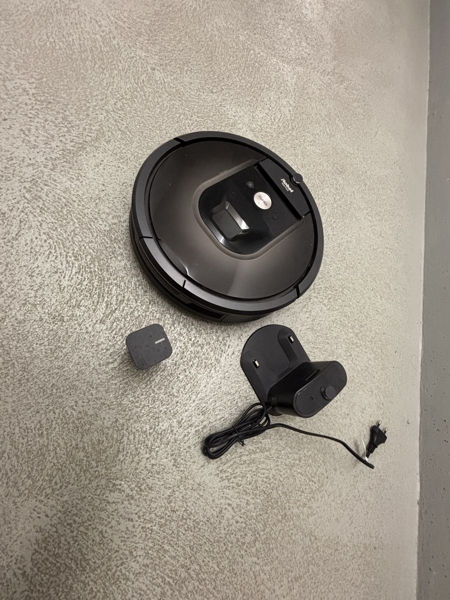 Aspirapolveri & Accessori: Saugroboter iRobot Roomba mit Ladestation gebraucht – Usato da Fällanden venduto da cha_q5cl 1