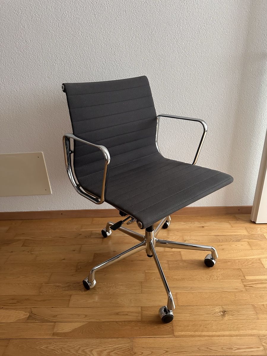 Vitra Stühle: Vitra EA 117 Bürostuhl  – Gebraucht aus Tafers von fredcardo