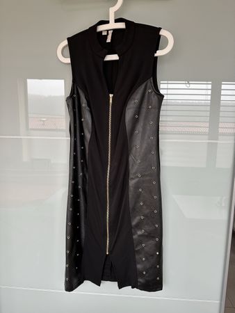 Robe noire élégante avec détail similicuir - Taille S/M