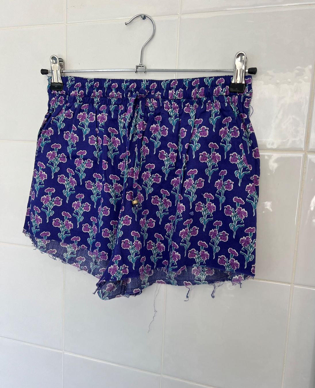 Zara Pantalons: Short von Zara – Neuf (Voir description) à Tagelswangen par fireiceprincess 1