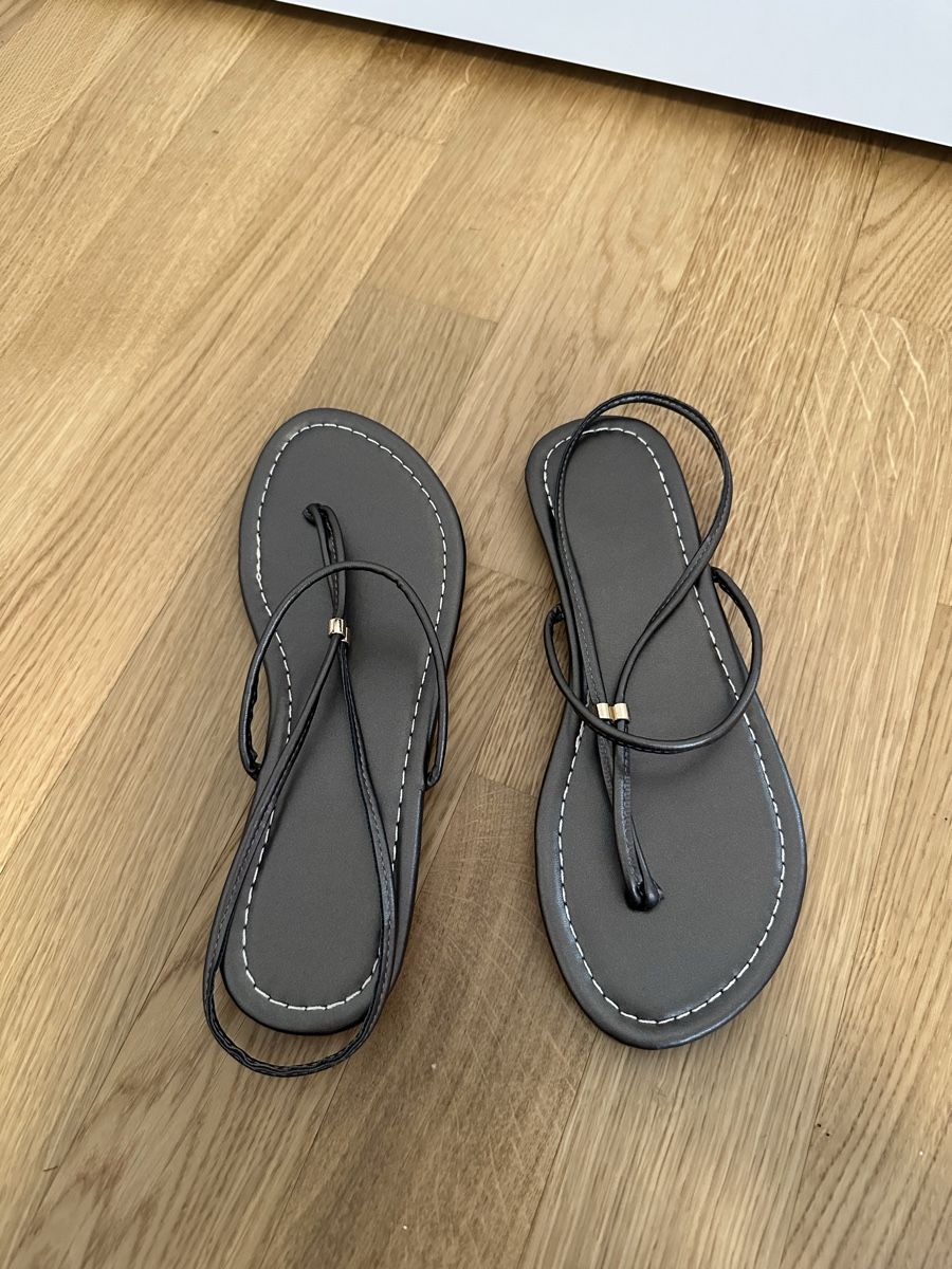Damenschuhe: Sandale silbergrau Gr. 37 – Neu (gemäss Beschreibung) aus Ermatingen von nic_x2tf 1
