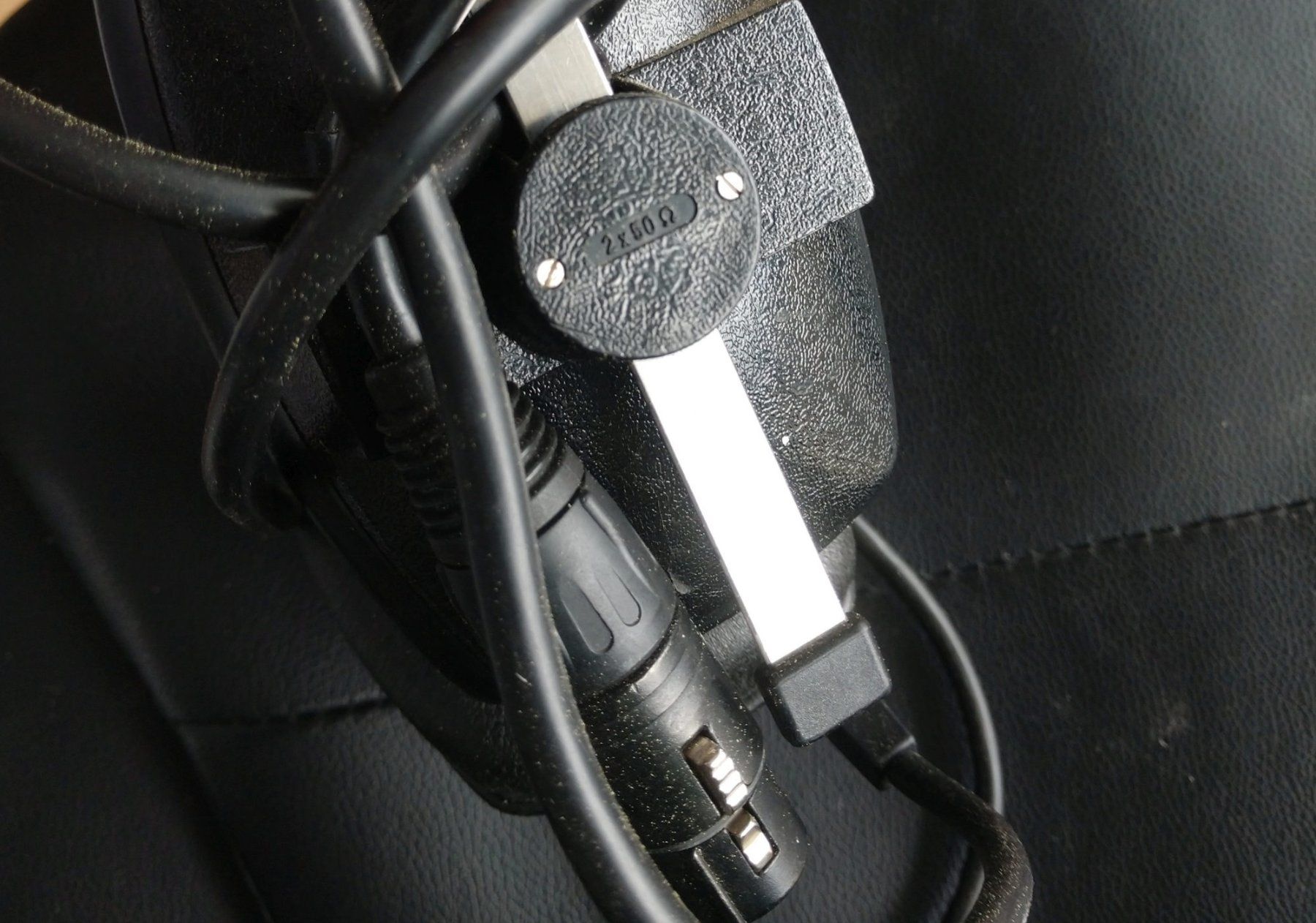 Cuffie: Vintage Kopfhörer Mikrophone Set 2x50 Ohm – Usato da Zürich venduto da ElenaTT 4