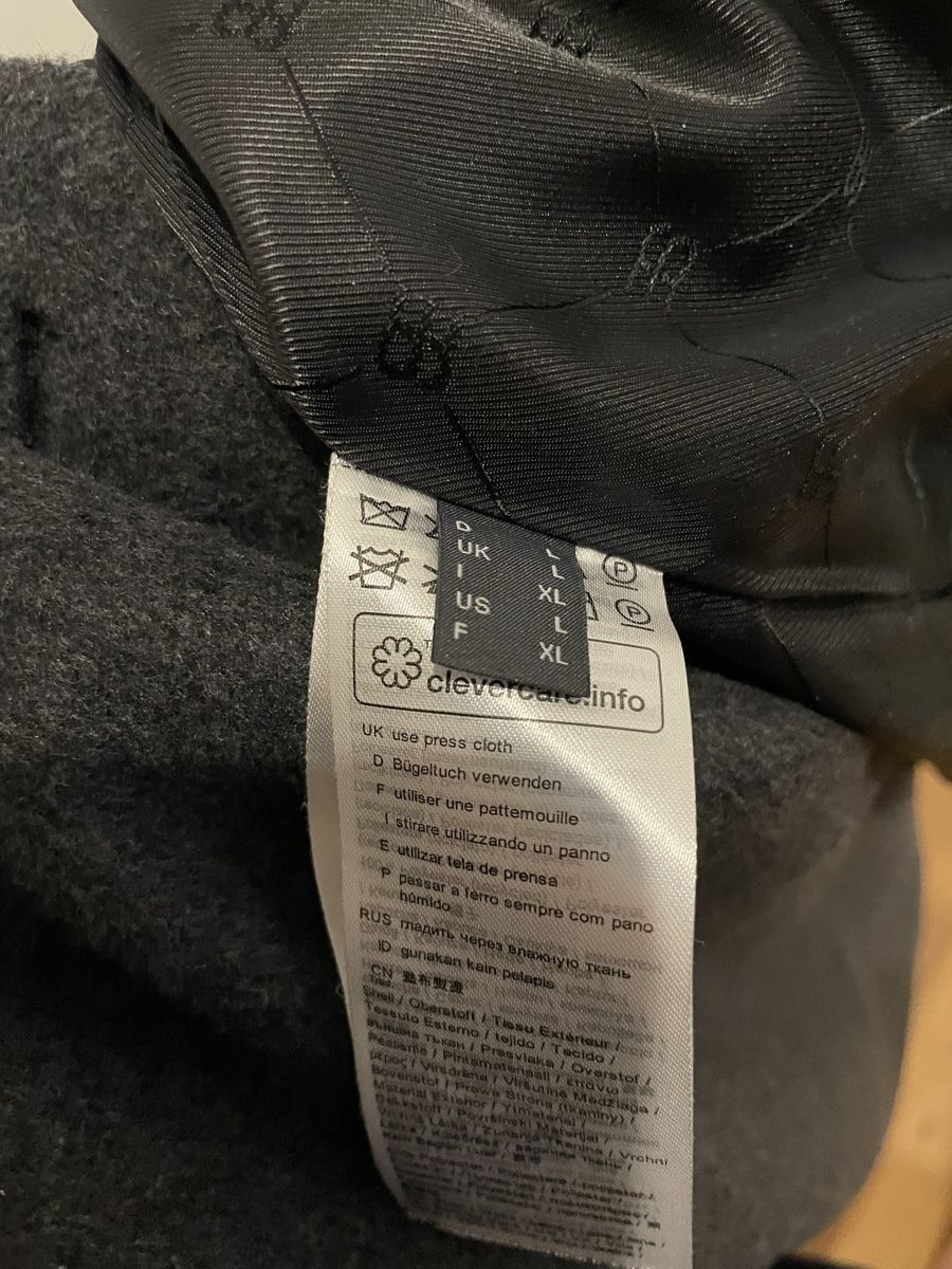 Esprit Cappotti: Mantel von Esprit, Grösse L, Grau, mit Kapuze – Usato da Aristau venduto da cherry-berry 5