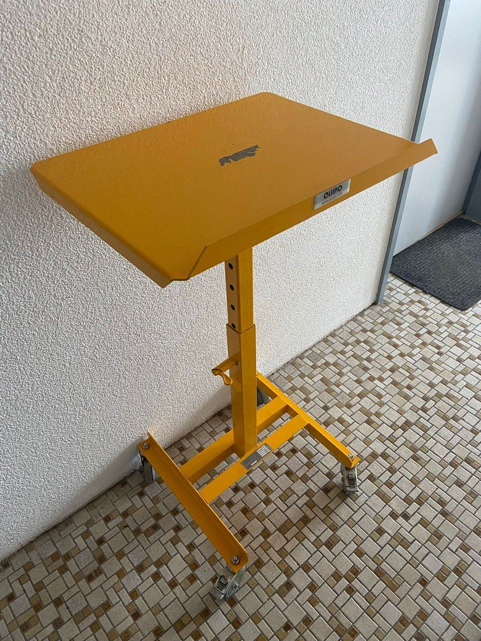 Valigie & Borse: Materialständer – Usato da Laupersdorf venduto da Borer_Liquidationen