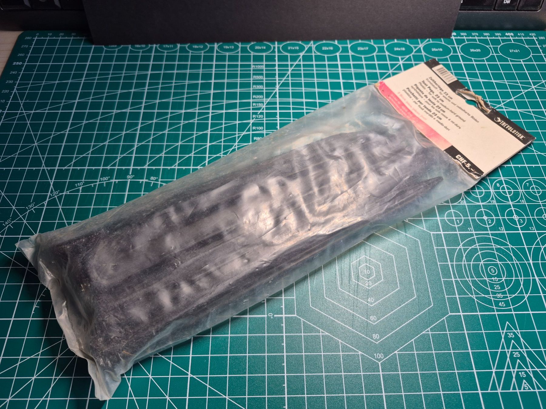 Accessori: Zeltheringe 23cm Kunststoff – Nuovo e nell'imballaggio originale da Therwil venduto da stiwi_6571