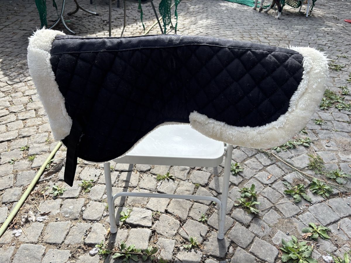 Sattel & Sattelzubehör: Teddyfleece-Sattelpad – Gebraucht aus St. Gallen von may_8fbd 1