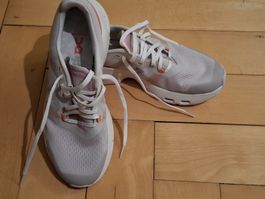 On Damen Laufschuhe Gr. 42 - Top Zustand!