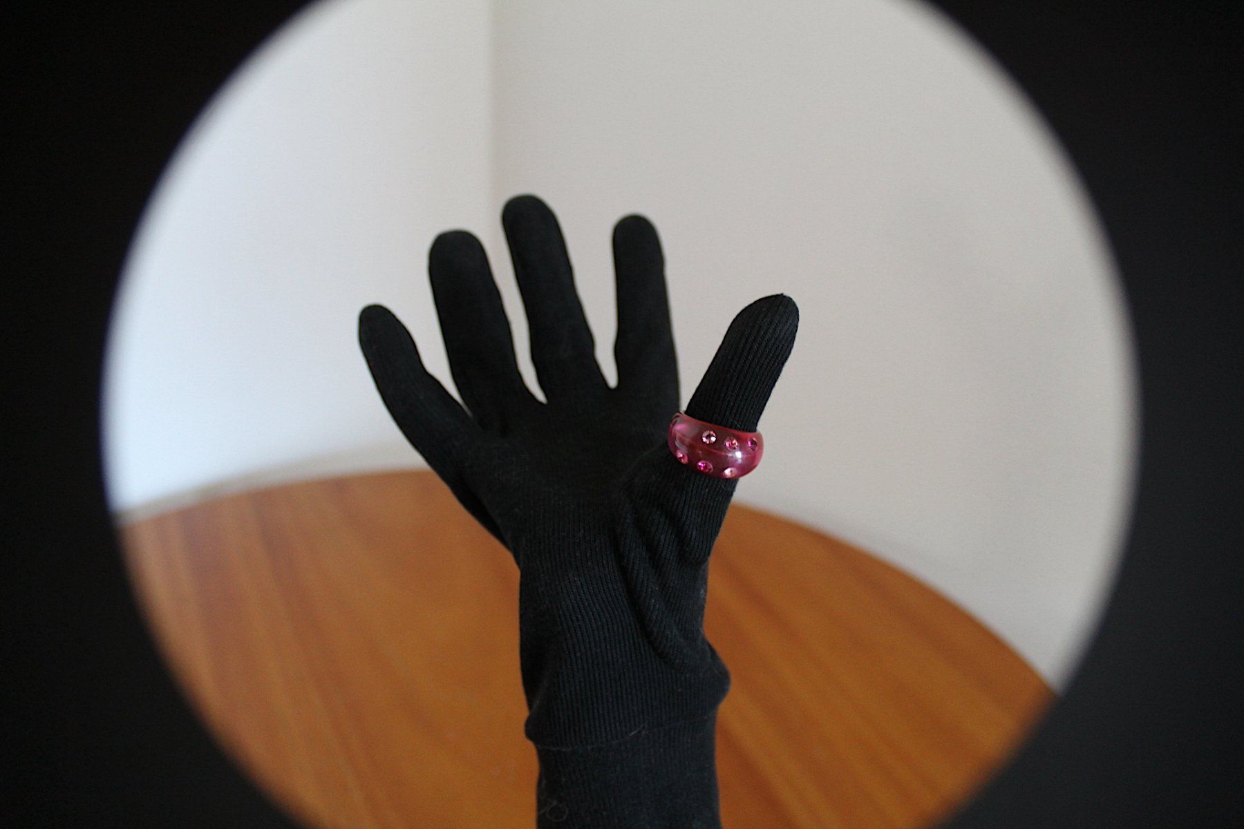 Anelli: Kunststoff Ring mit Strasssteine , Gr. 58-18.5 – Usato da Locarno venduto da madame-tus-sauds 5