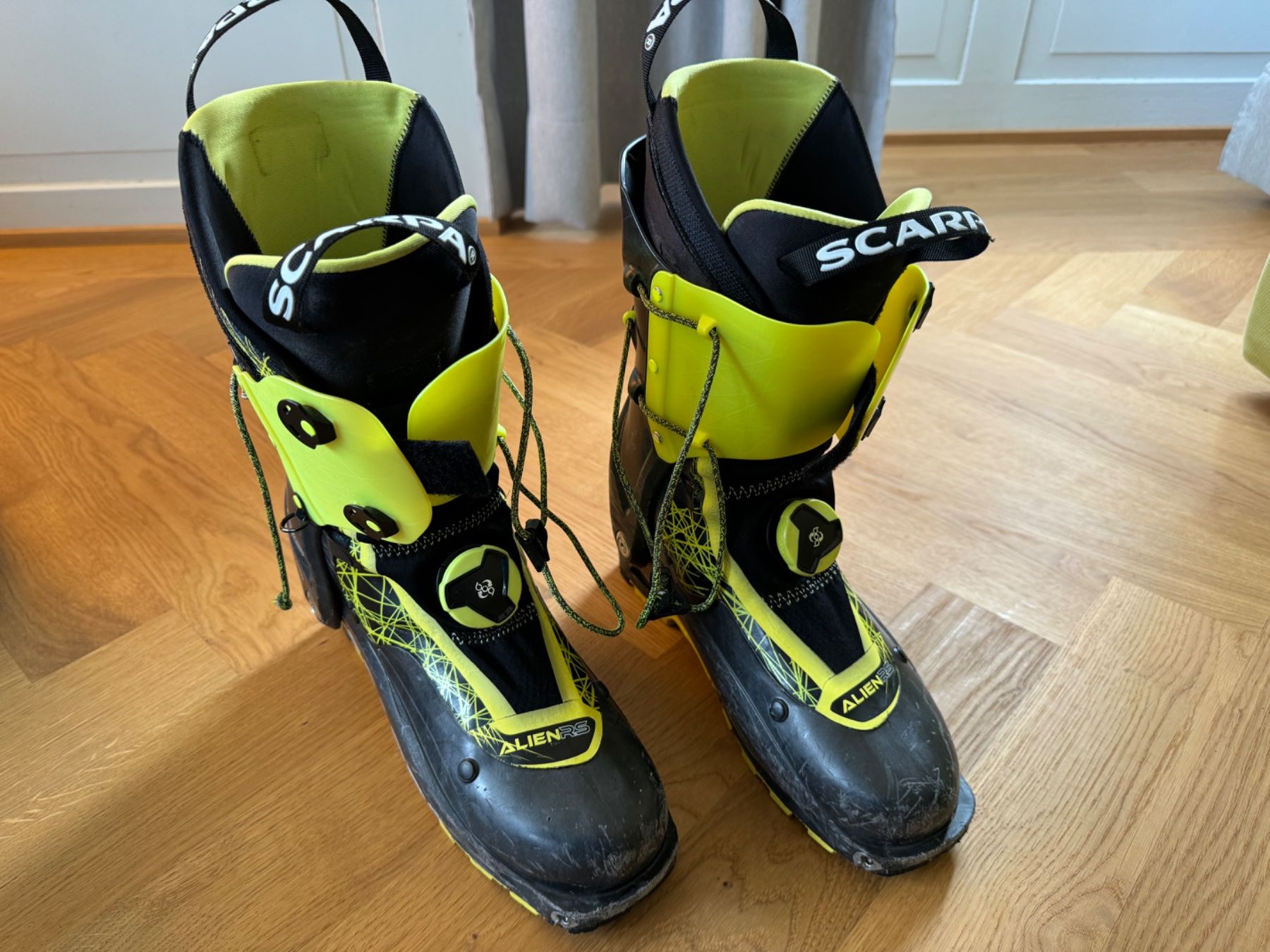 Scarpa Herrenschuhe: Skischuhe Scarpa Alien RS Gr. 27 – Gebraucht aus Oetwil am See von  1
