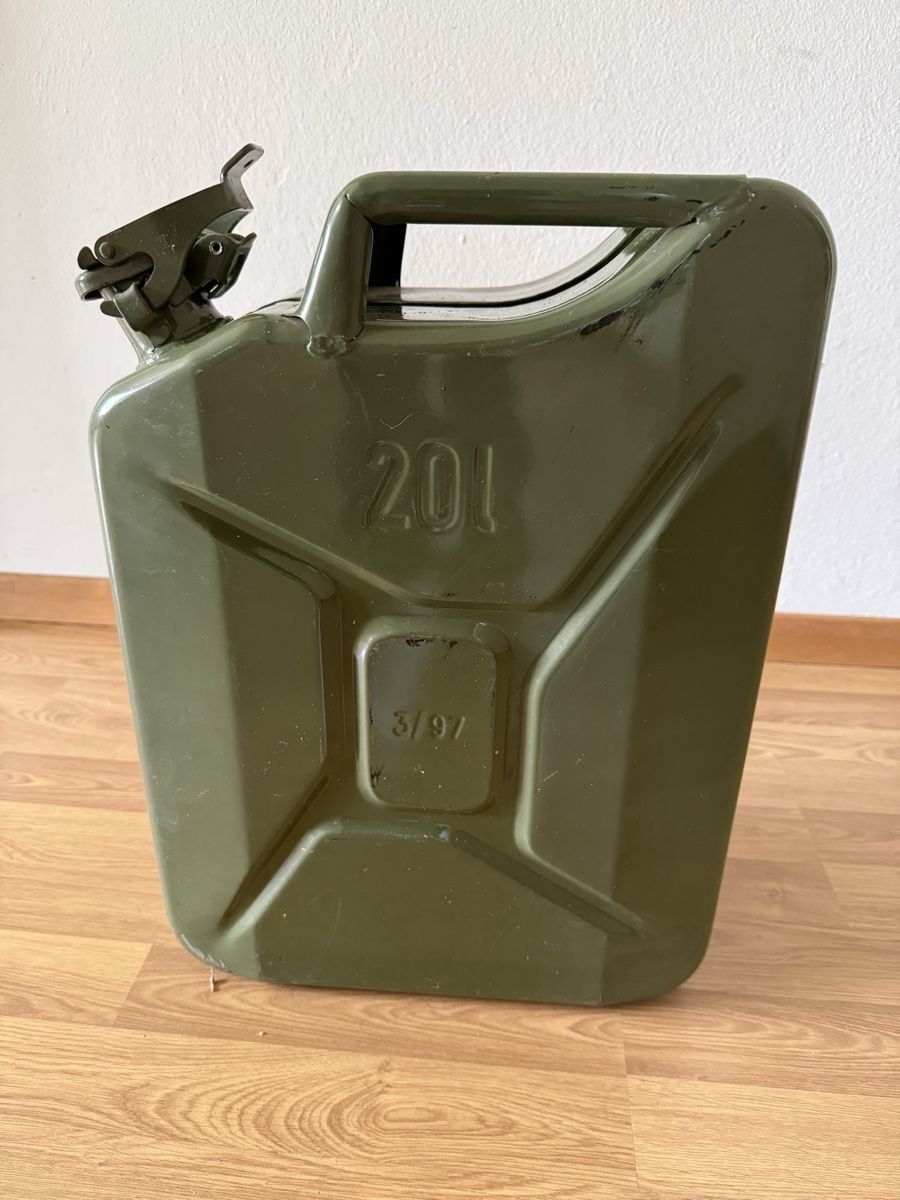 Schweizer Armee Benzinkanister: Benzinkanister – Gebraucht aus Grenchen von Bastet007