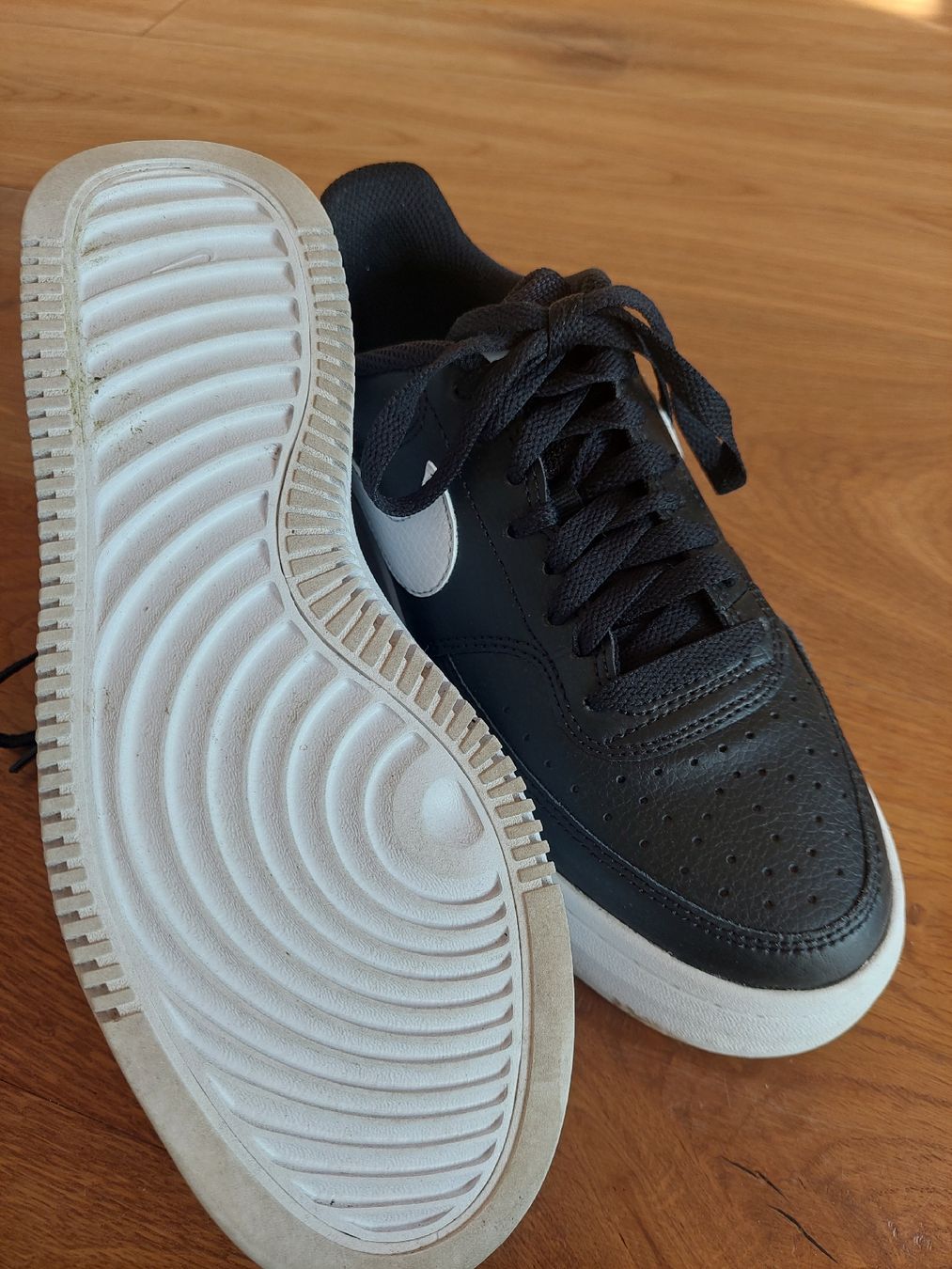 Nike Scarpe da donna: Nike Court Vision Alta 38.5 schwarz – Usato da Schenkon venduto da rausausdemhaus 1