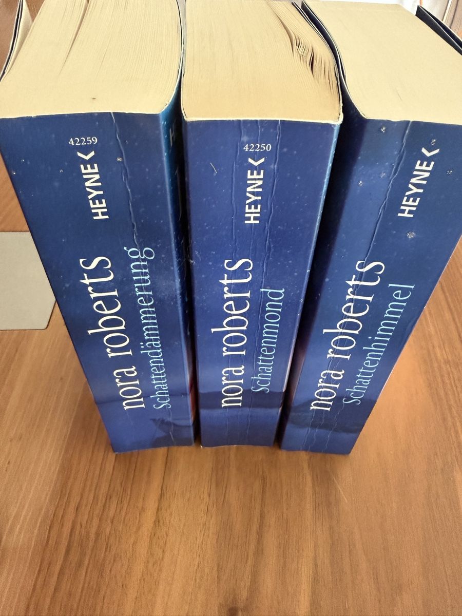 Libri: Trilogie von Nora Roberts  – Usato da Winterthur venduto da Blauleu 1