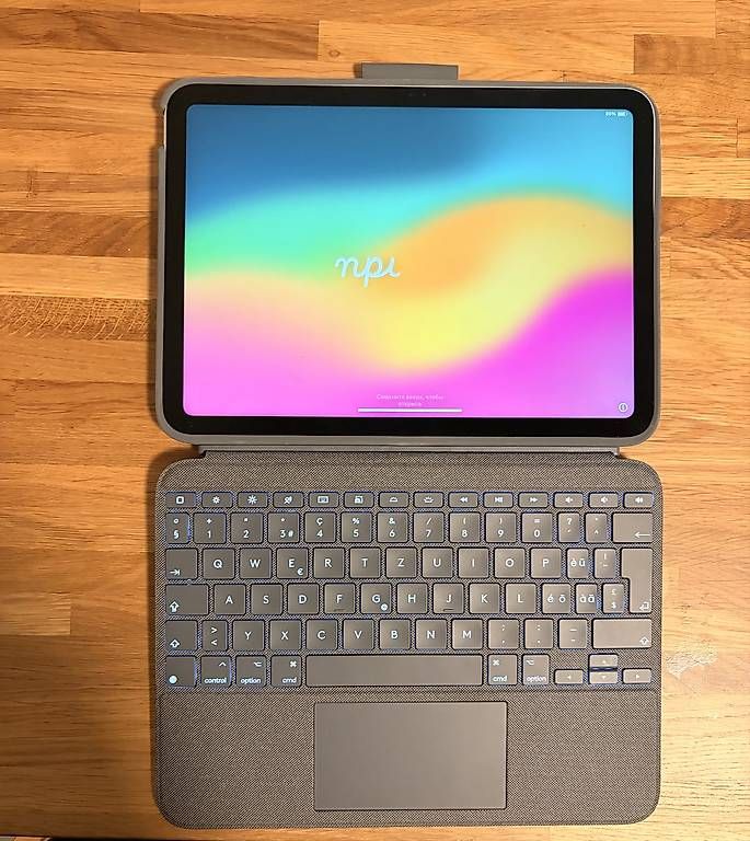 Apple Tablet PC: Ipad 10. Generation 64GB inkl. Logitech Tastatur – Nuovo (secondo la descrizione) da Luzern venduto da norahofer
