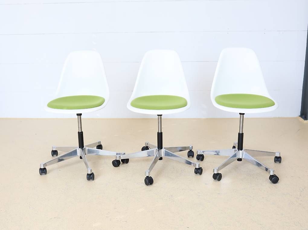 Vitra Stühle: Eames Plastic Bürostuhl von VITRA mit Sitzpolster – Gebraucht aus Meinisberg von atelier_TILIJA 1