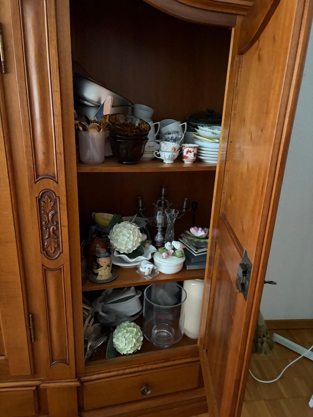 Armadi: Bodenseeschrank aus Kirschbaum mit Intarsien – Usato da Zuerich venduto da Daniel020 6