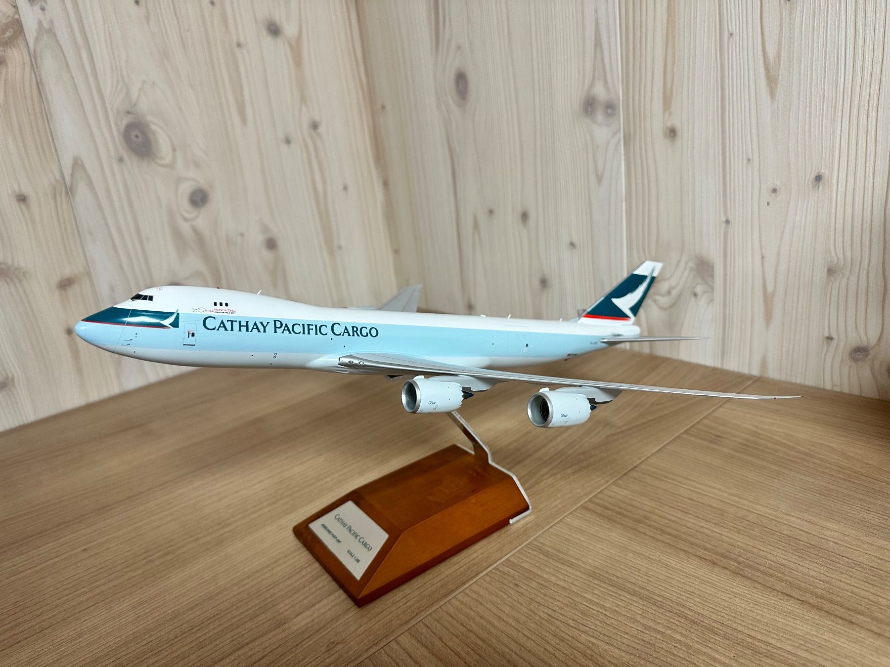 Boeing Modellbausätze & Standmodelle: Boeing 747-8F Cathay Pacific 1:200 – Gebraucht aus Mühleberg von Wylerpa