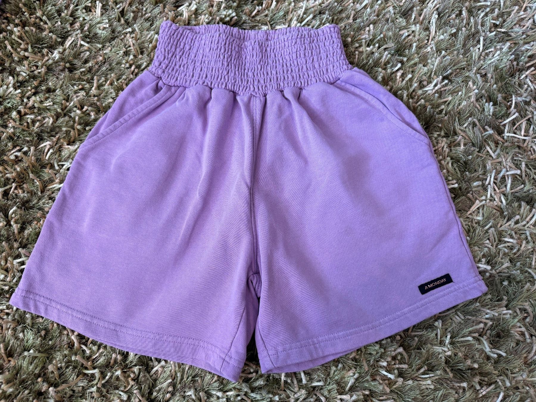 Pantaloni: Monday Copenhagen Shorts Gr. 12 – Usato da Schlierbach venduto da gnatcatcher