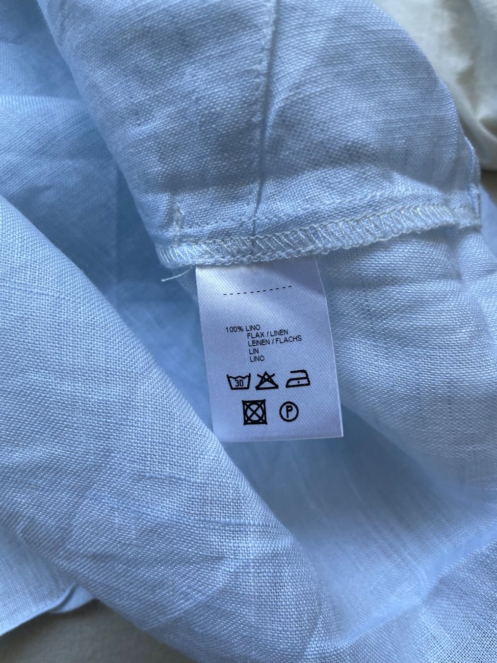 Blusen: Hubert Gasser Leinen Bluse Hellblau – Gebraucht aus Buchs SG von VintageHomeCH 4