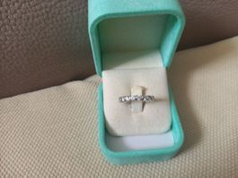 Schöner Alliance-Ring mit Zirkonia