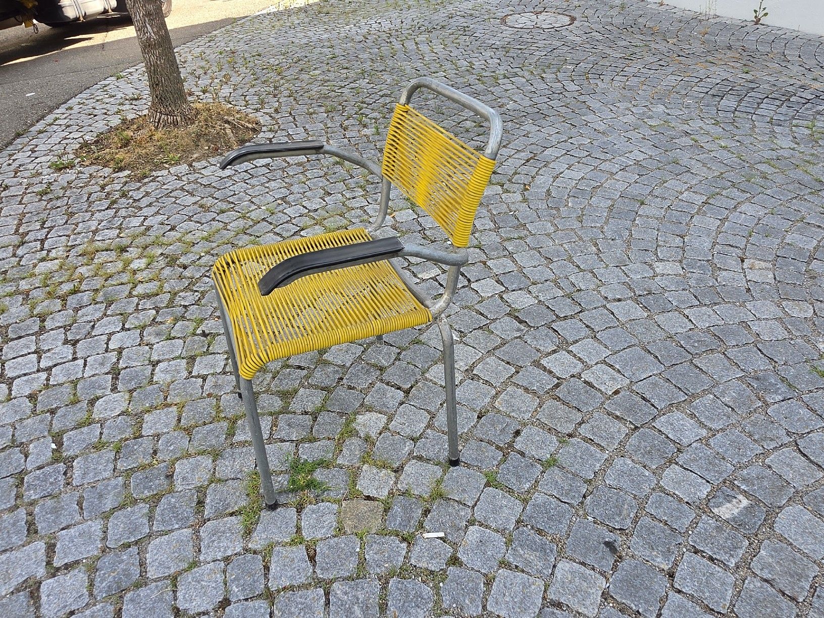 Sedie: Stuhl Metall gelb gebraucht.  – Usato da Mettlen venduto da elios0888 4