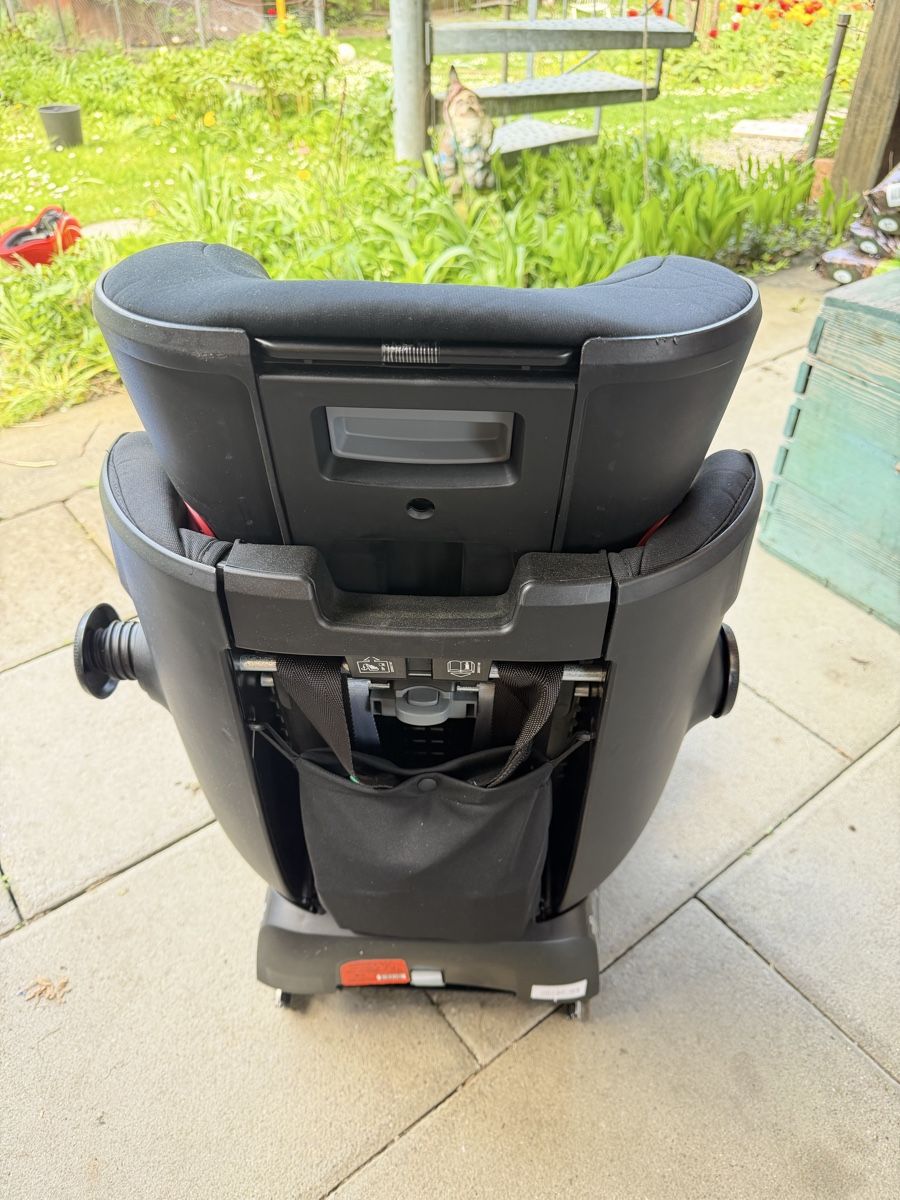 Britax Römer Seggiolini per auto: BRITAX RÖMER Advansafix IV R – Usato da Winterthur venduto da oberon6x 2