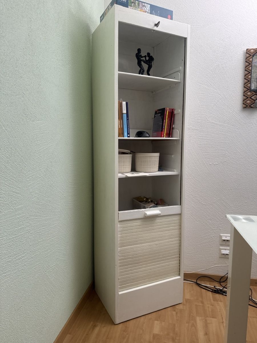 Armadi: Aktenschrank weiss mit Rollladen – Usato da Brüttisellen venduto da himmar