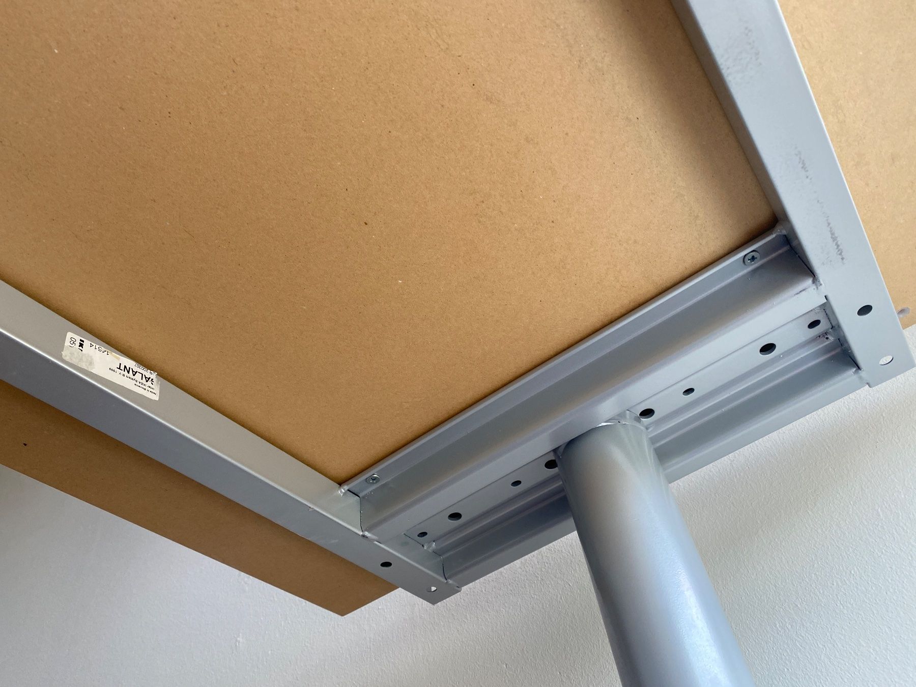 Ikea Scrivanie: Schreibtisch IKEA mit deutlichen Gebrauchspuren – Usato da Büren an der Aare venduto da marco6 6
