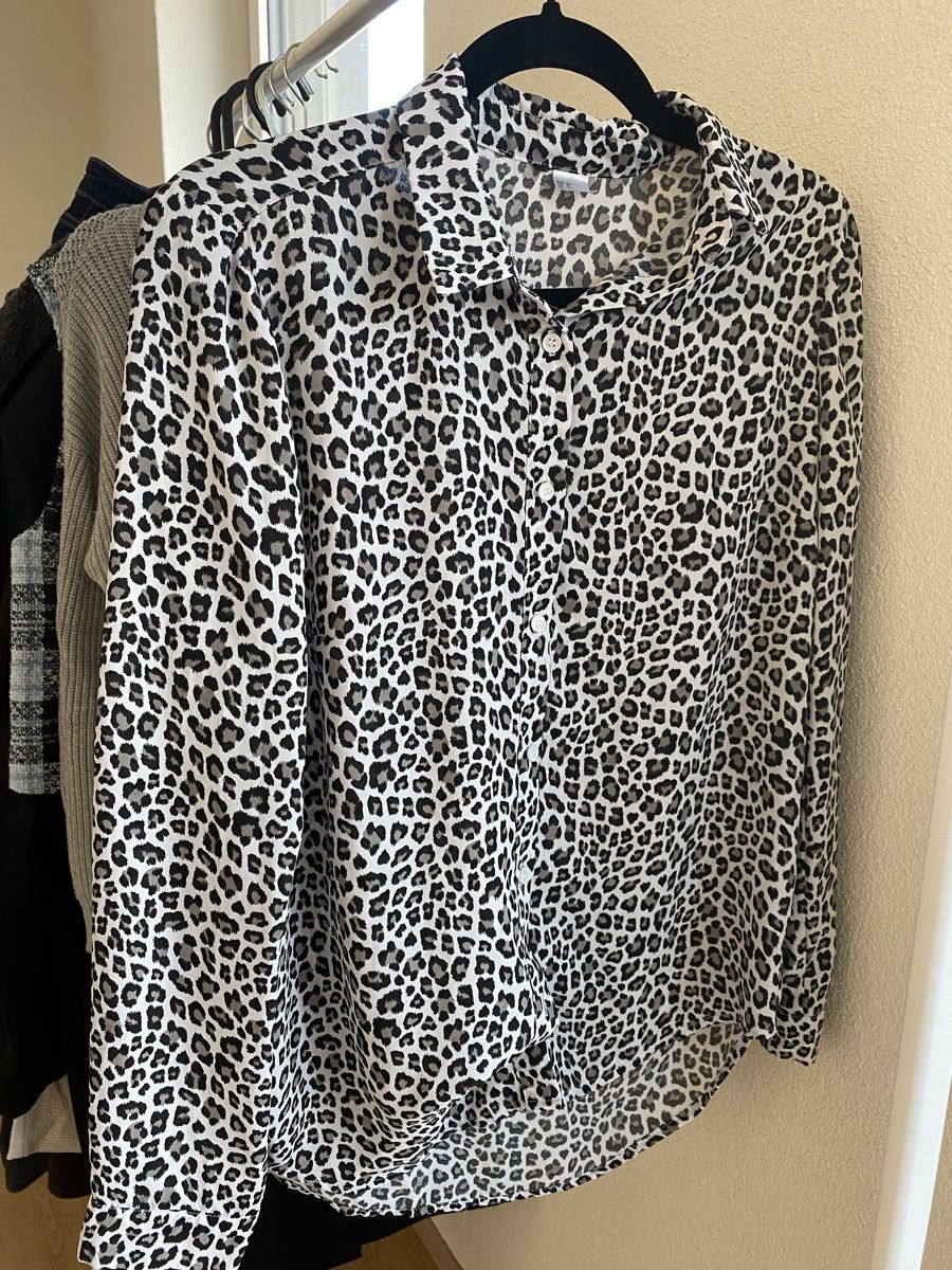 H&M Blusen: Hemd H&M S/M – Neu (gemäss Beschreibung) aus Kloten von Beatriz650 3