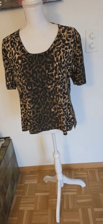 DIROCCO Shirt mit Leo-Muster, Grösse 44. Top Zustand!