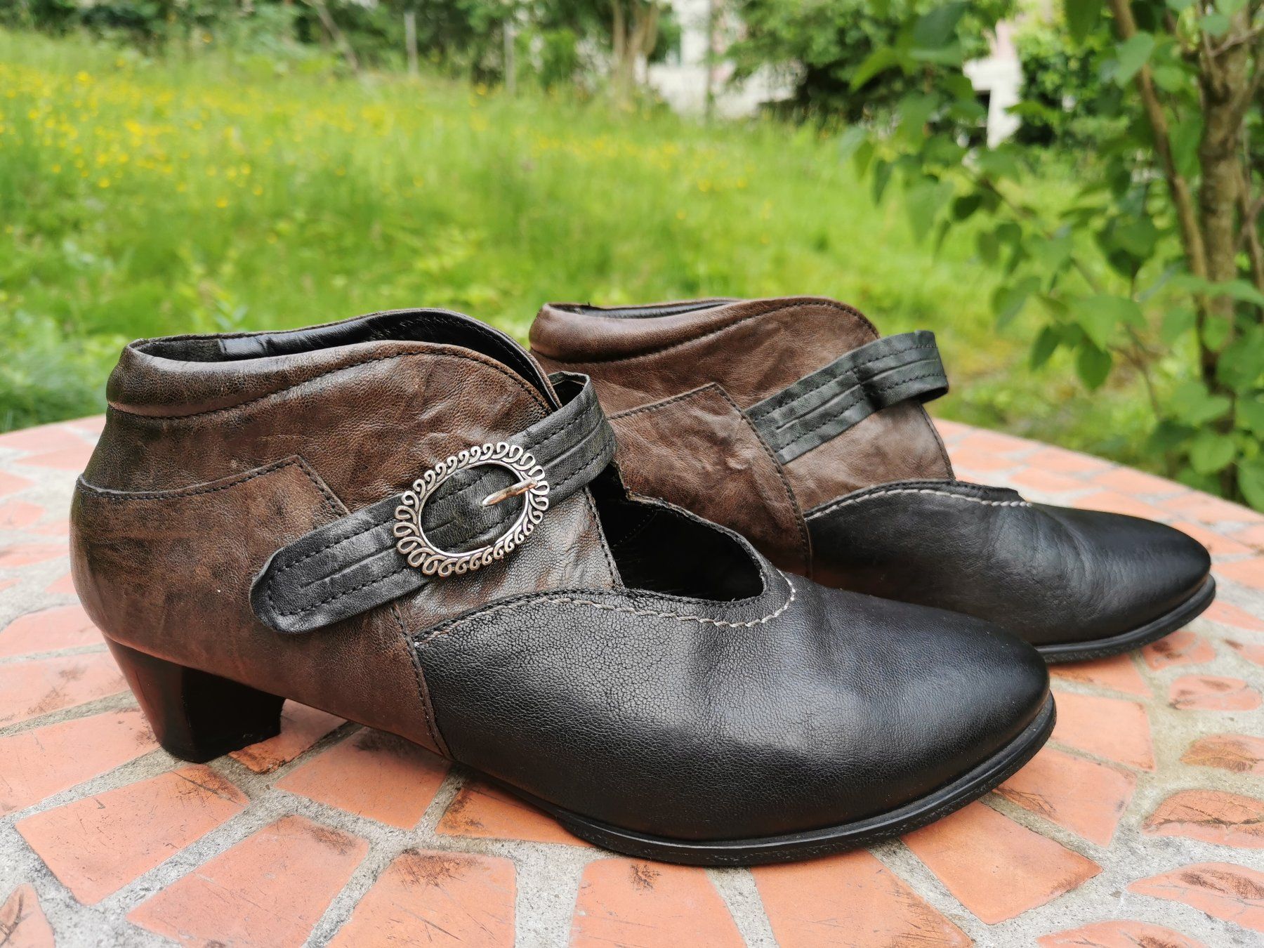 Think Chaussures femmes: Leder-Halbschuh von Think! – D'occasion à Luzern par buypie