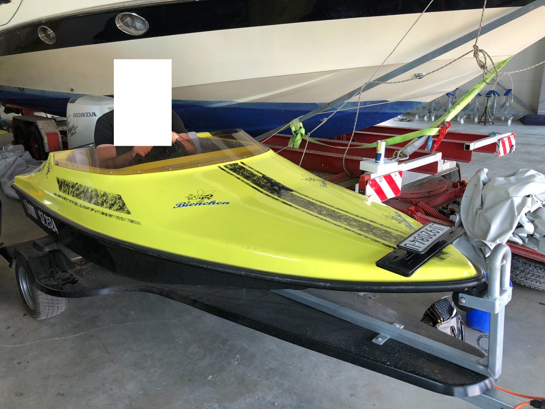 Boote: BIENCHEN GELB RENNBOOT AB 8 PS OHNE PRÜFUNG – Gebraucht aus Avenches von BOOTTRANSPORTE