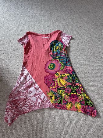 Sommerliches Desigual Shirt mit BBlumenmustet  M
