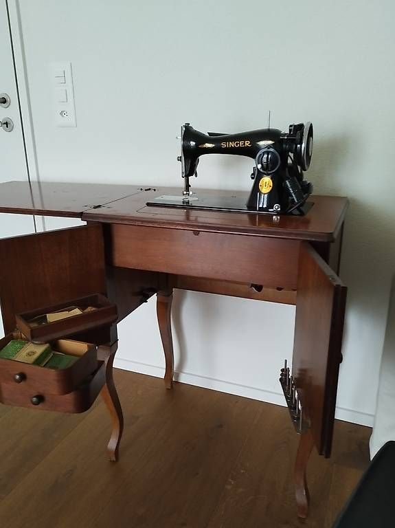 Nähmaschinen: Singer Vintage Nähmaschine mit Tisch – Gebraucht aus Buchrain von joe_phc7 3