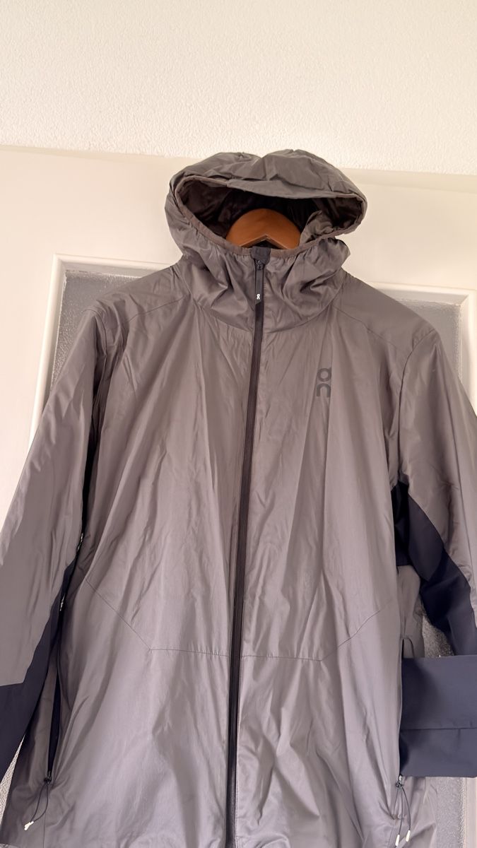 Giacche: On running Insulator Jacket taille M gris olive – Usato da Bulle venduto da LeMoleson