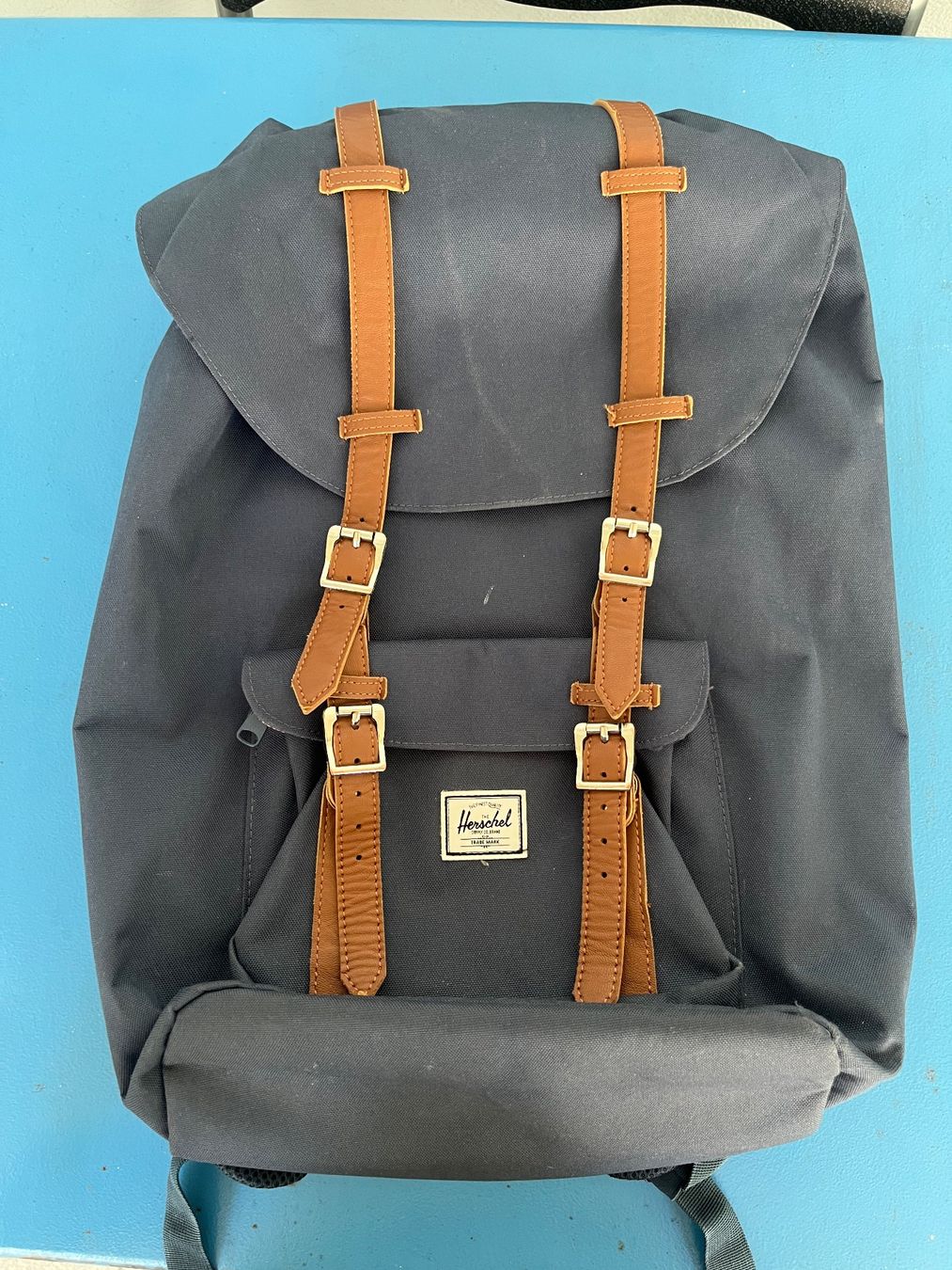 Herschel Sacs à dos: Originaler dunkelblauer Herschel Rucksack – D'occasion à Zürich par giu_j77x 1