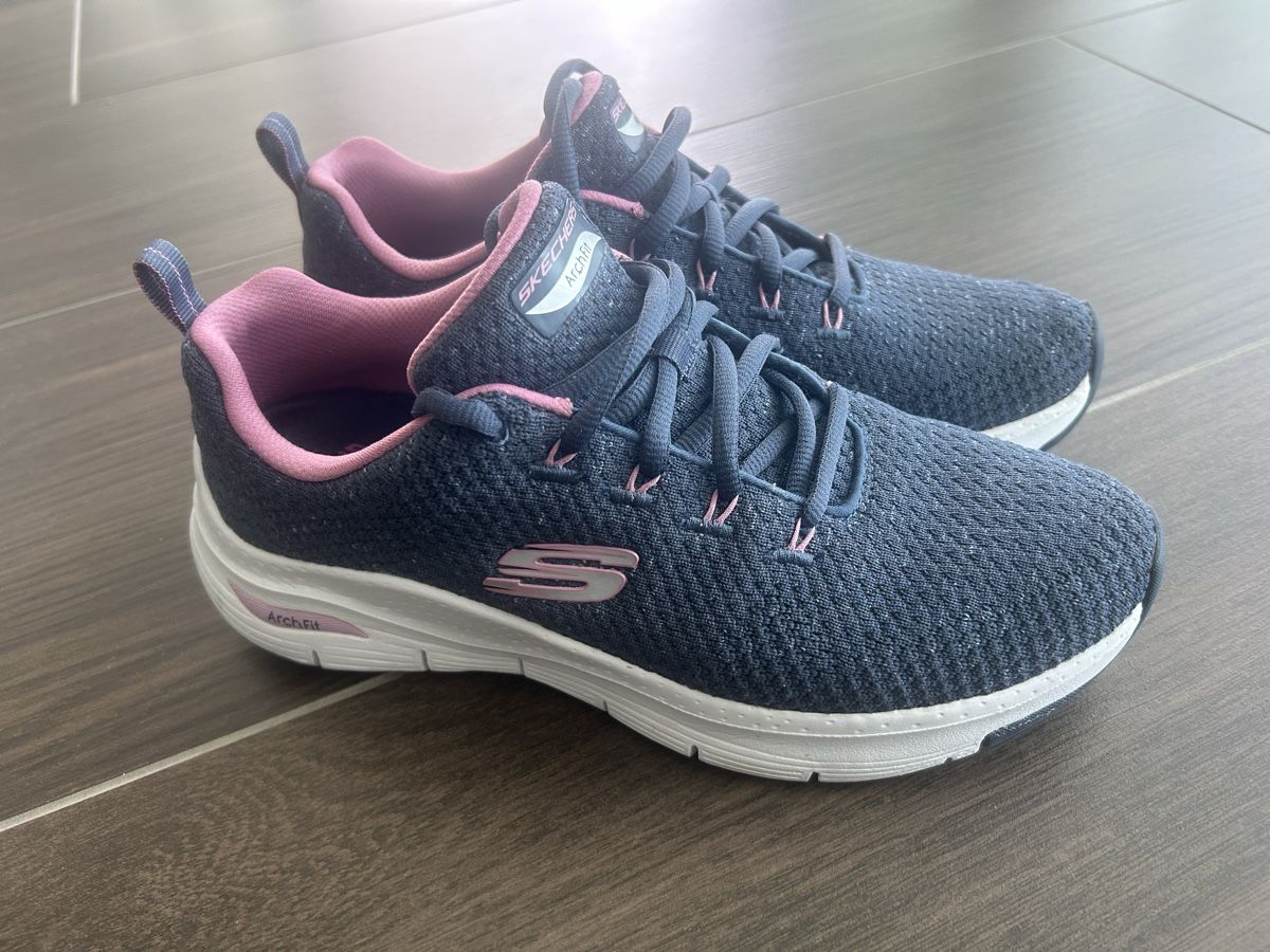 Skechers Scarpe da donna: Skechers Gr. 40 – Usato da Rothrist venduto da kiki8181