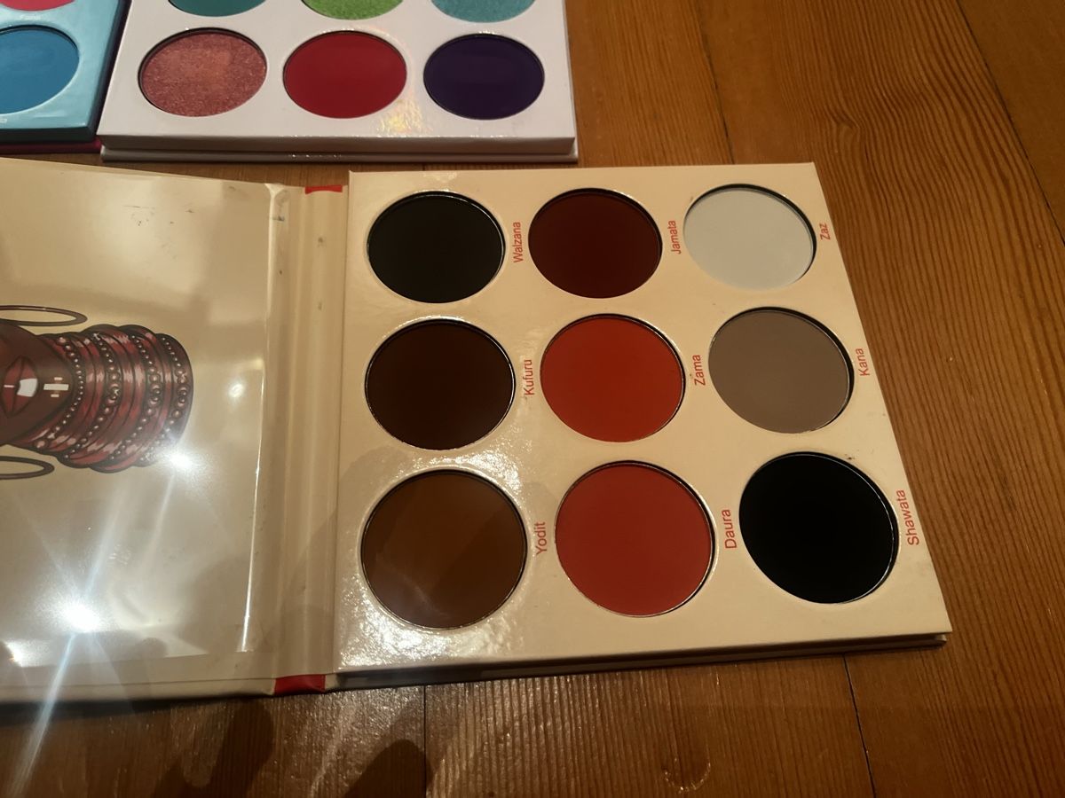 Make-up: Juvia's Place eyeshadow palettes Bundle 4 – Usato da Aarau venduto da kailing12 5