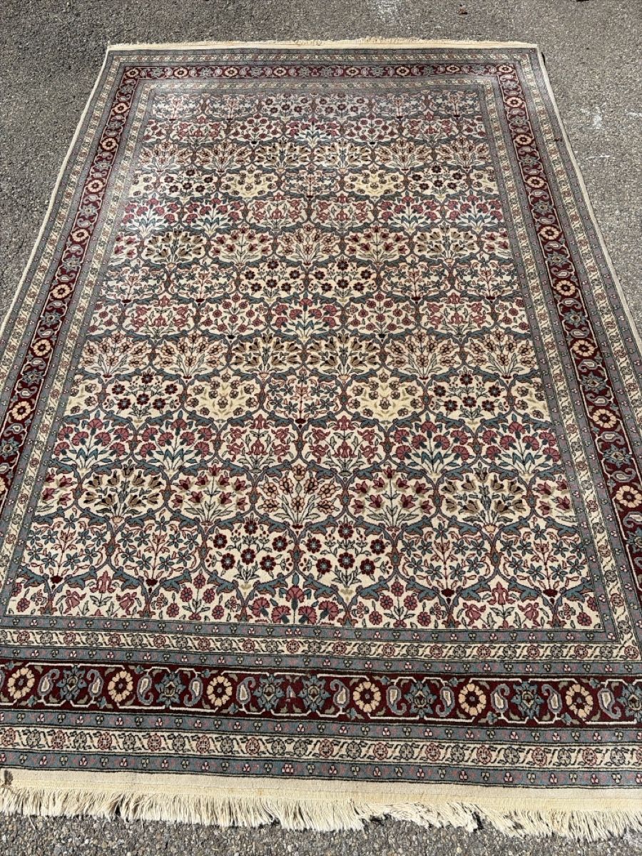 Teppiche: Hereke Teppich – Gebraucht aus Wängi von Tesimo