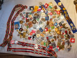 Abzeichen Lot,Schützen,Ski,Musik usw