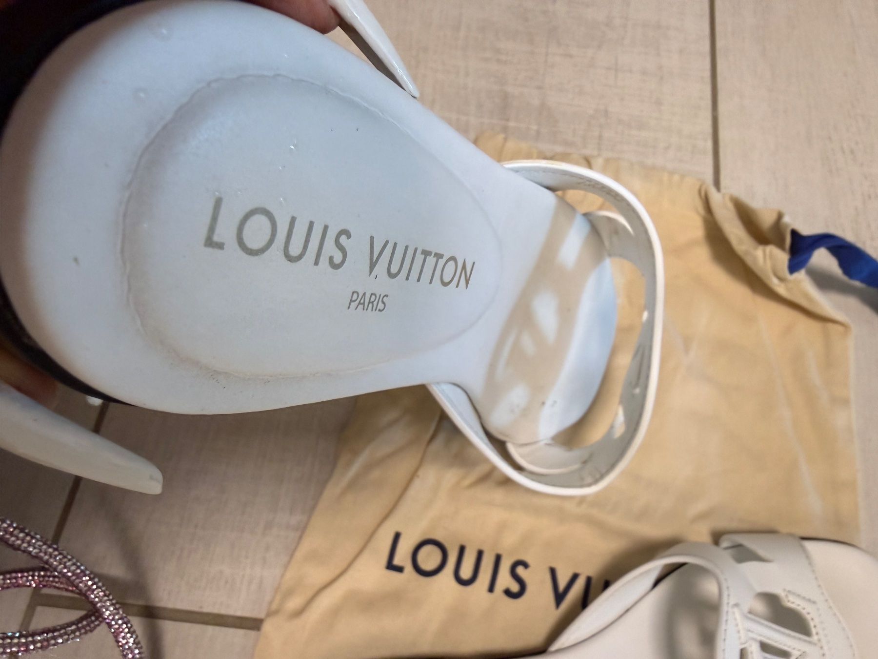 Louis Vuitton Scarpe da donna: Mules plates LOUIS VUITTON Isola 36.5 – Usato da RICHTERSWIL venduto da mftjt63 5